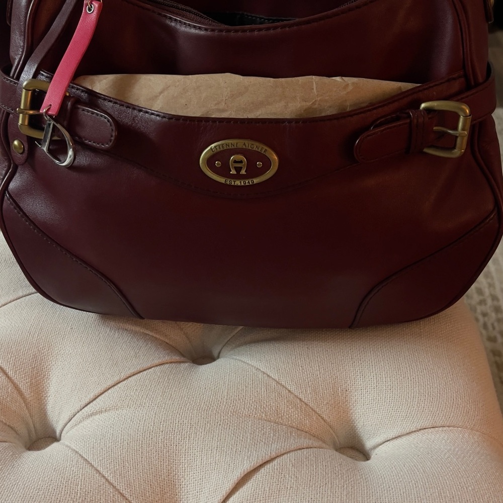 Elegant Maroon Shoulder Bag